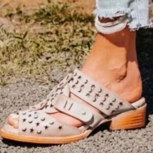 NEW - FREEBIRD by Steven Moonstar BLUSH -Women's Tan Leather Sandals